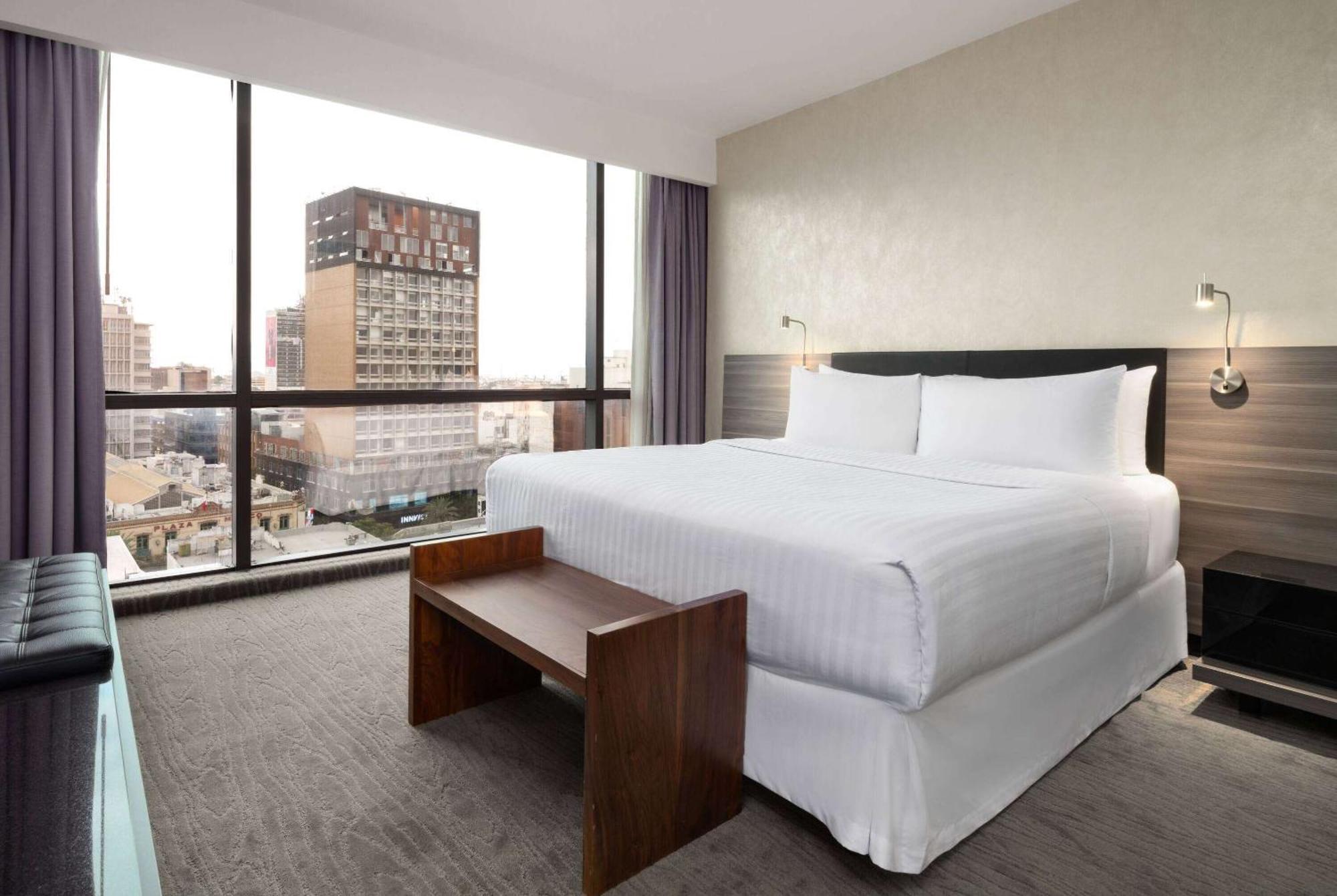 เชอราตัน แอมบาสซาเดอร์ โฮเต็ล Hotel มอนแตร์เรย์ ภายนอก รูปภาพ